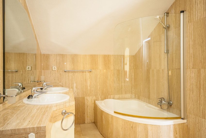 R4978690-Apartment-For-Sale-Elviria-Penthouse-2-Beds-105-Built-8