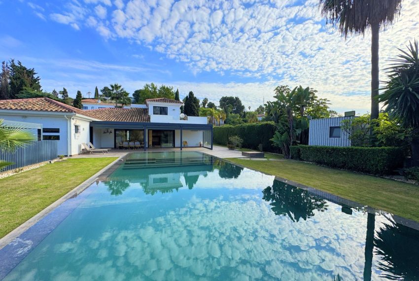 R4978753-Villa-For-Sale-El-Paraiso-Detached-5-Beds-410-Built-1
