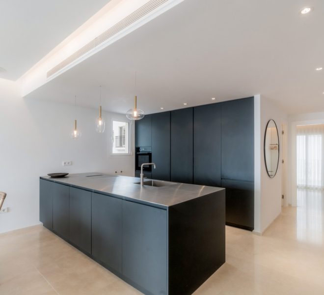 R4978840-Image 1-Penthouse - 2 Beds - 111 Built