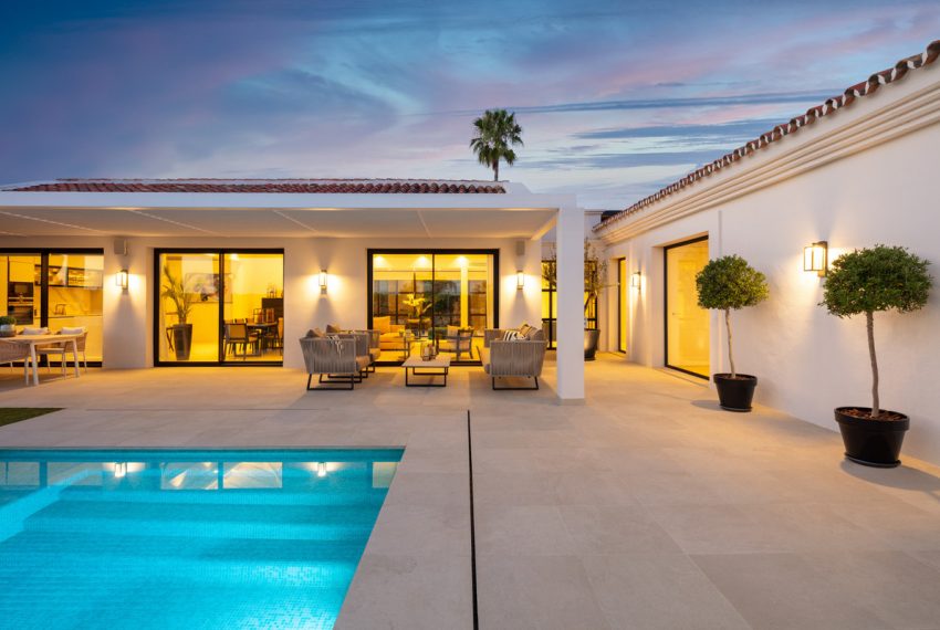R4978843-Villa-For-Sale-Nueva-Andalucia-Detached-4-Beds-240-Built-1