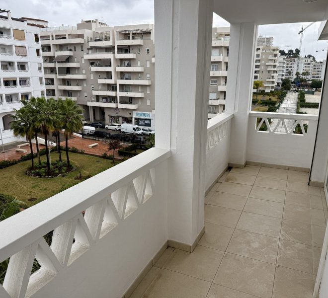 R4978912-Image 1-Middle Floor - 4 Beds - 178 Built