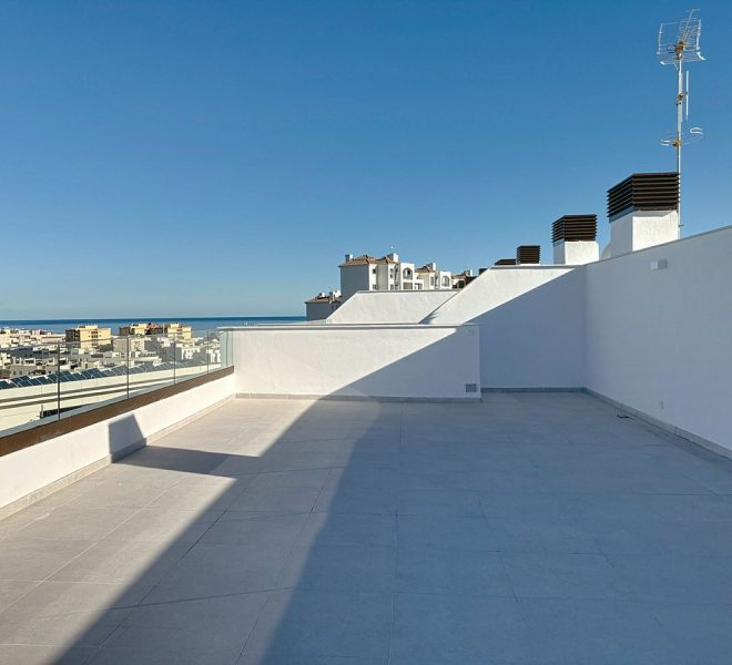 R4979287-Image 1-Penthouse - 3 Beds - 124 Built