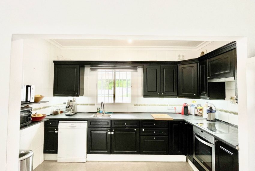 R4980703-Villa-For-Sale-Coin-Detached-2-Beds-161-Built-16