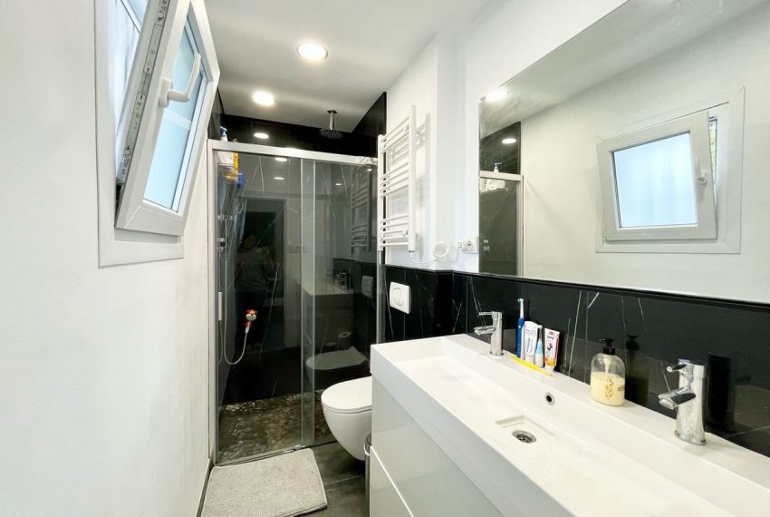 R4980703-Villa-For-Sale-Coin-Detached-2-Beds-161-Built-9