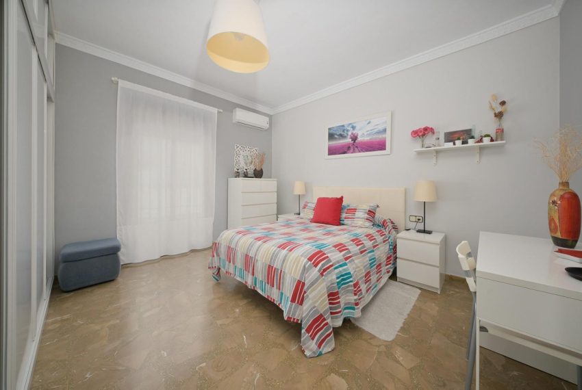 R4981801-Villa-For-Sale-Coin-Detached-5-Beds-320-Built-12