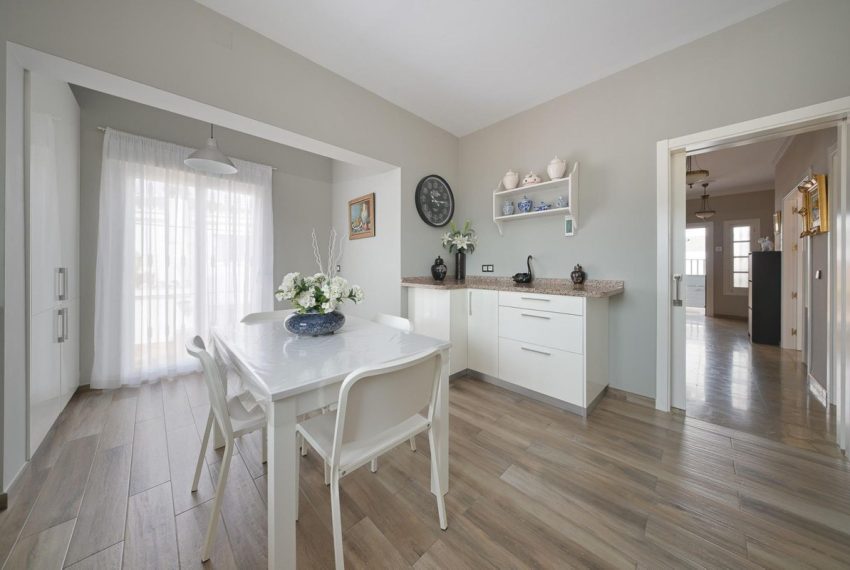 R4981801-Villa-For-Sale-Coin-Detached-5-Beds-320-Built-2