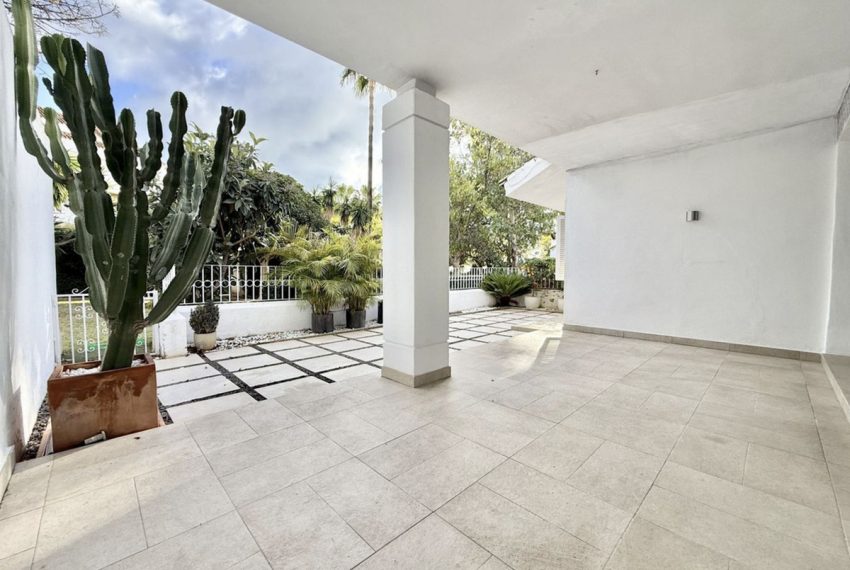 R4982698-Villa-For-Sale-Nueva-Andalucia-Semi-Detached-3-Beds-150-Built-4