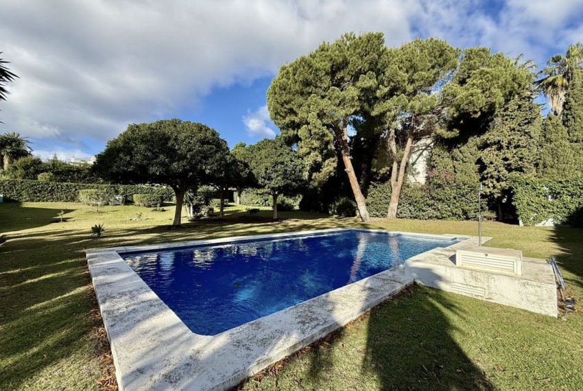 R4982698-Villa-For-Sale-Nueva-Andalucia-Semi-Detached-3-Beds-150-Built