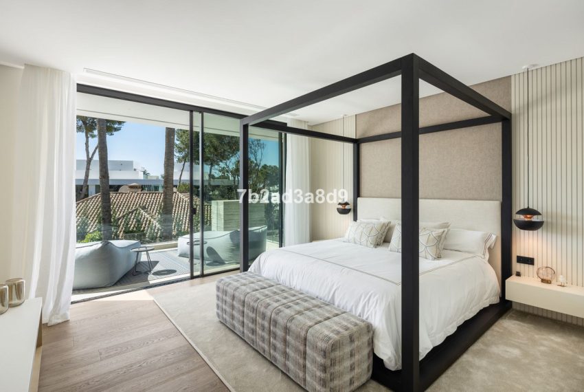 R4982857-Villa-For-Sale-Nueva-Andalucia-Detached-6-Beds-843-Built-14