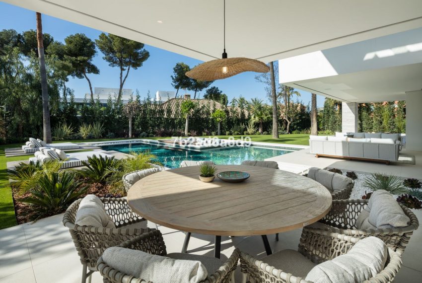 R4982857-Villa-For-Sale-Nueva-Andalucia-Detached-6-Beds-843-Built-5