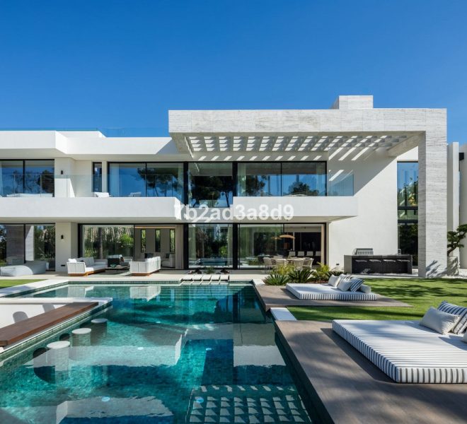 R4982857-Image 1-Detached - 6 Beds - 843 Built