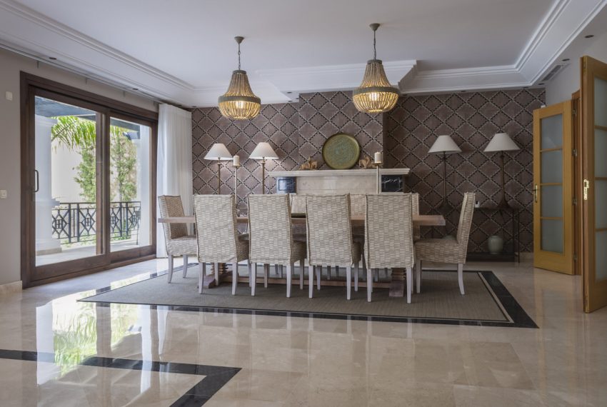 R4986679-Villa-For-Sale-El-Madronal-Detached-7-Beds-1165-Built-10
