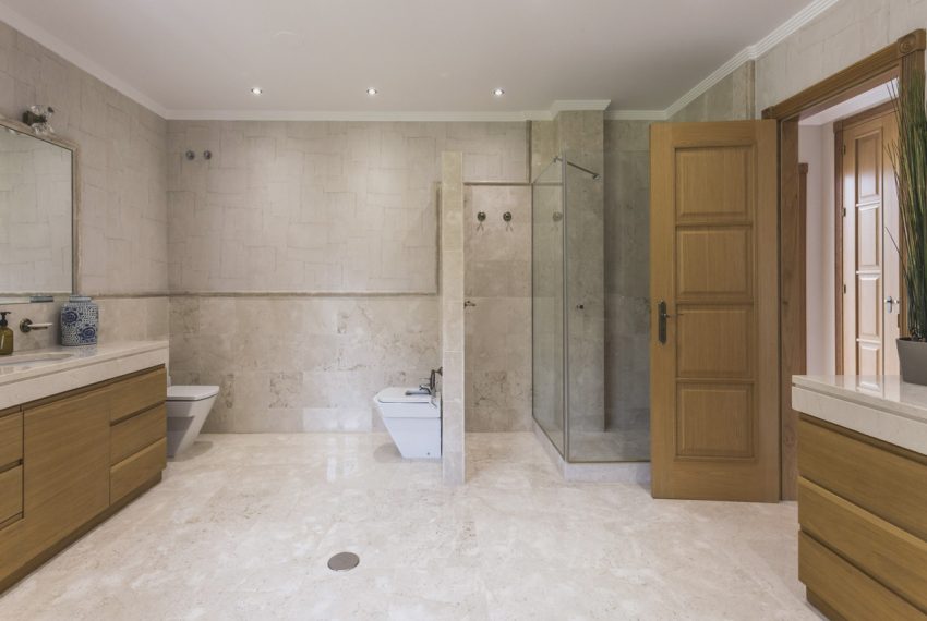 R4986679-Villa-For-Sale-El-Madronal-Detached-7-Beds-1165-Built-16