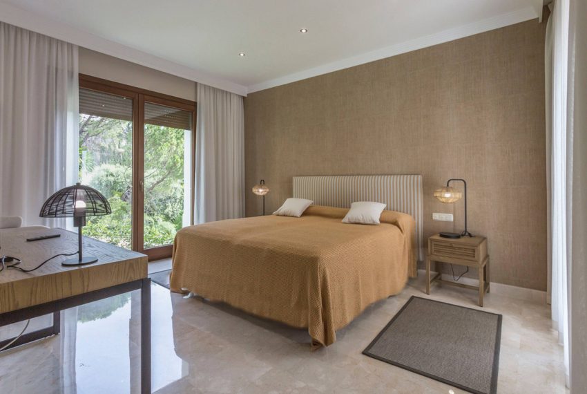 R4986679-Villa-For-Sale-El-Madronal-Detached-7-Beds-1165-Built-17