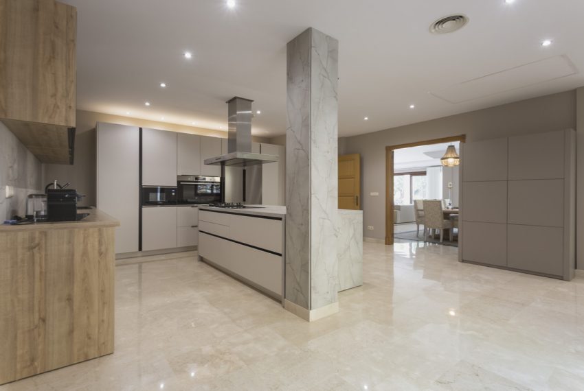 R4986679-Villa-For-Sale-El-Madronal-Detached-7-Beds-1165-Built-3