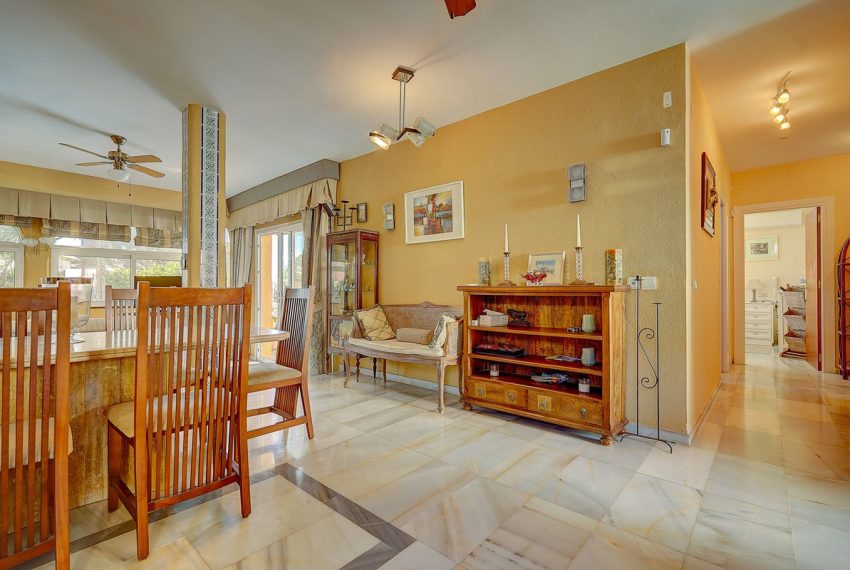 R4986874-Villa-For-Sale-Calahonda-Detached-4-Beds-126-Built-1