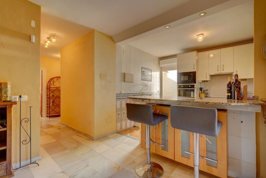 R4986874-Villa-For-Sale-Calahonda-Detached-4-Beds-126-Built-5