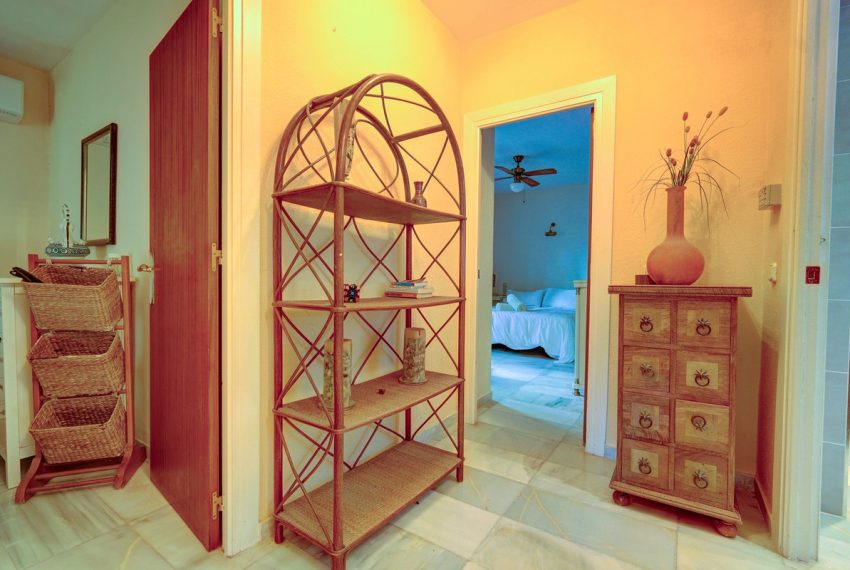 R4986874-Villa-For-Sale-Calahonda-Detached-4-Beds-126-Built-7
