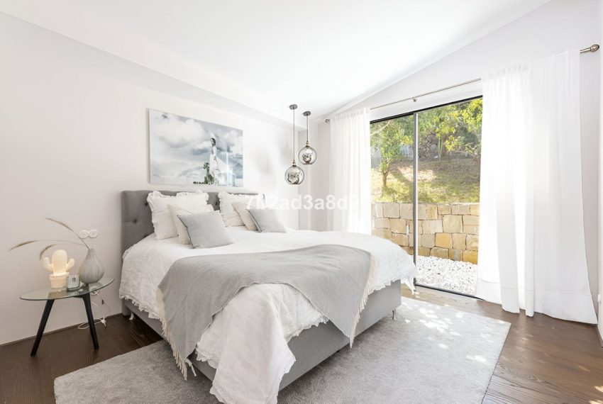 R4986928-Villa-For-Sale-Nueva-Andalucia-Detached-5-Beds-571-Built-13