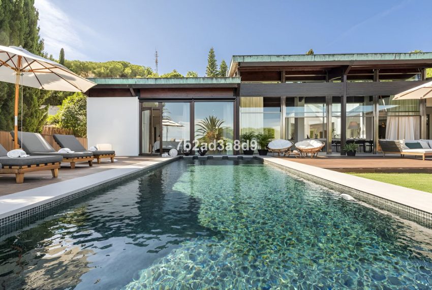 R4986928-Villa-For-Sale-Nueva-Andalucia-Detached-5-Beds-571-Built