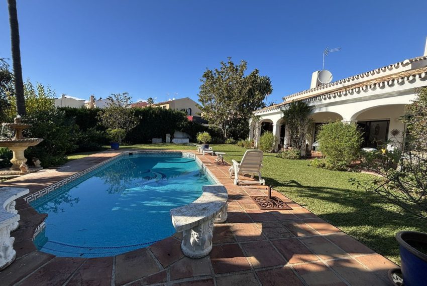 R4987156-Villa-For-Sale-Atalaya-Detached-4-Beds-206-Built-1