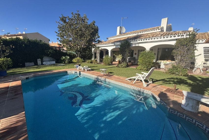 R4987156-Villa-For-Sale-Atalaya-Detached-4-Beds-206-Built