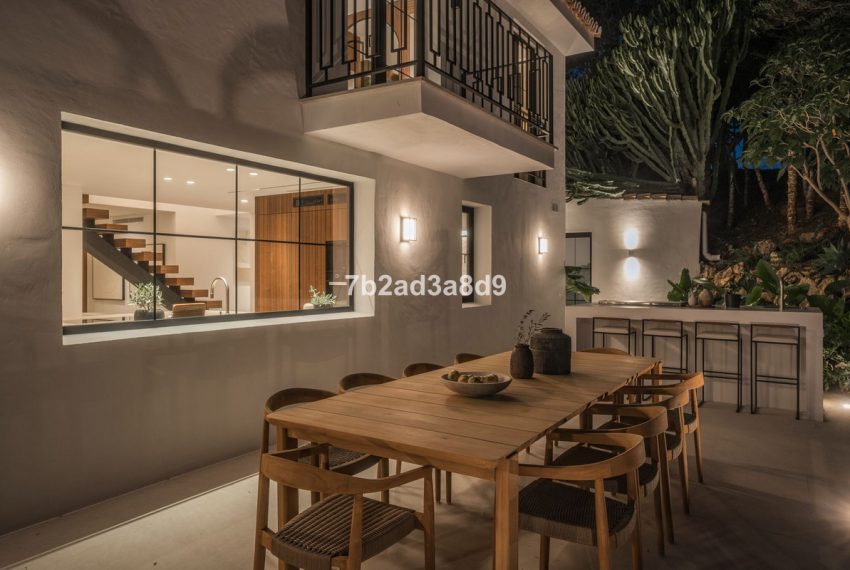 R4987279-Villa-For-Sale-Nueva-Andalucia-Semi-Detached-5-Beds-220-Built-7
