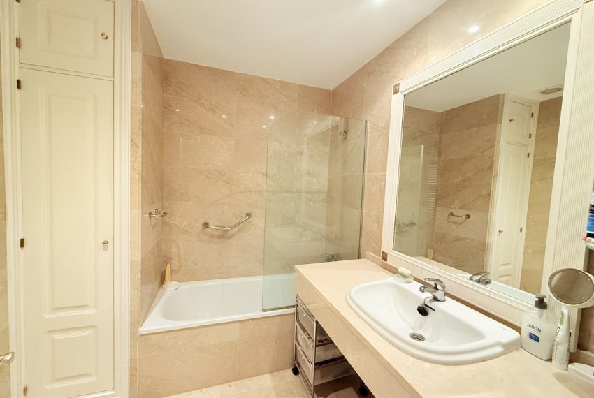 R4987393-Apartment-For-Sale-The-Golden-Mile-Penthouse-4-Beds-199-Built-10