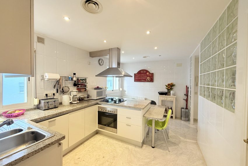 R4987393-Apartment-For-Sale-The-Golden-Mile-Penthouse-4-Beds-199-Built-3