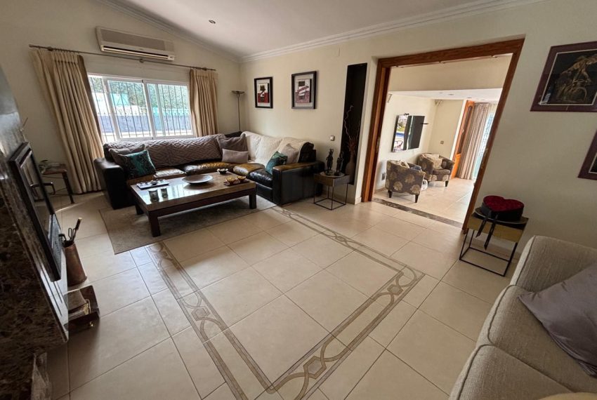 R4987597-Villa-For-Sale-Cabopino-Detached-7-Beds-477-Built-7