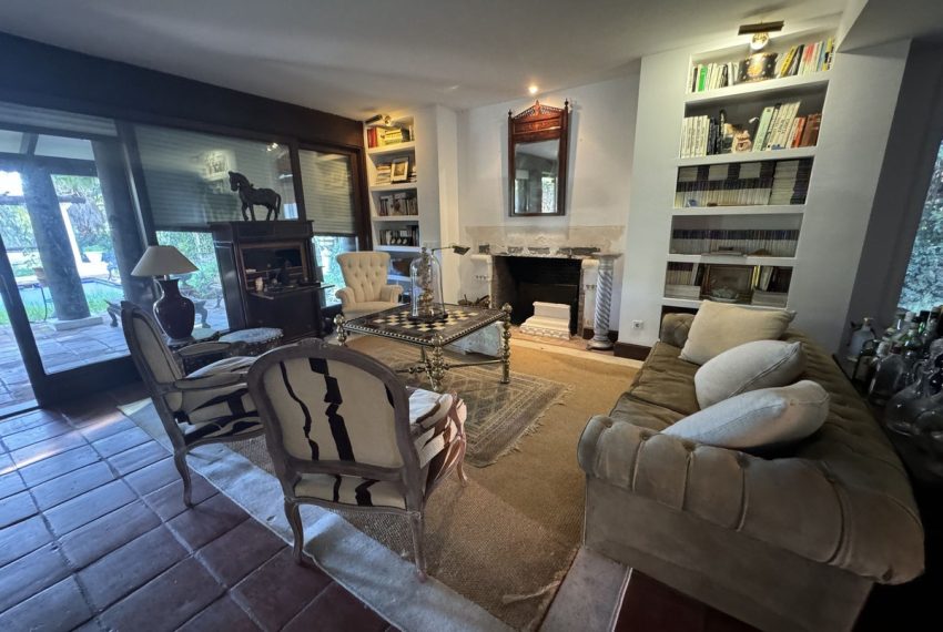 R4987702-Villa-For-Sale-Estepona-Detached-6-Beds-400-Built-16