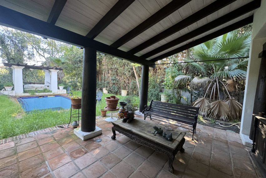 R4987702-Villa-For-Sale-Estepona-Detached-6-Beds-400-Built-4