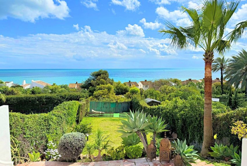 R4987918-Villa-For-Sale-Estepona-Semi-Detached-3-Beds-123-Built-1