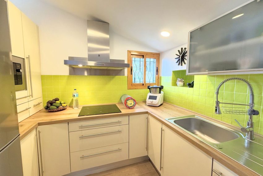 R4987918-Villa-For-Sale-Estepona-Semi-Detached-3-Beds-123-Built-16