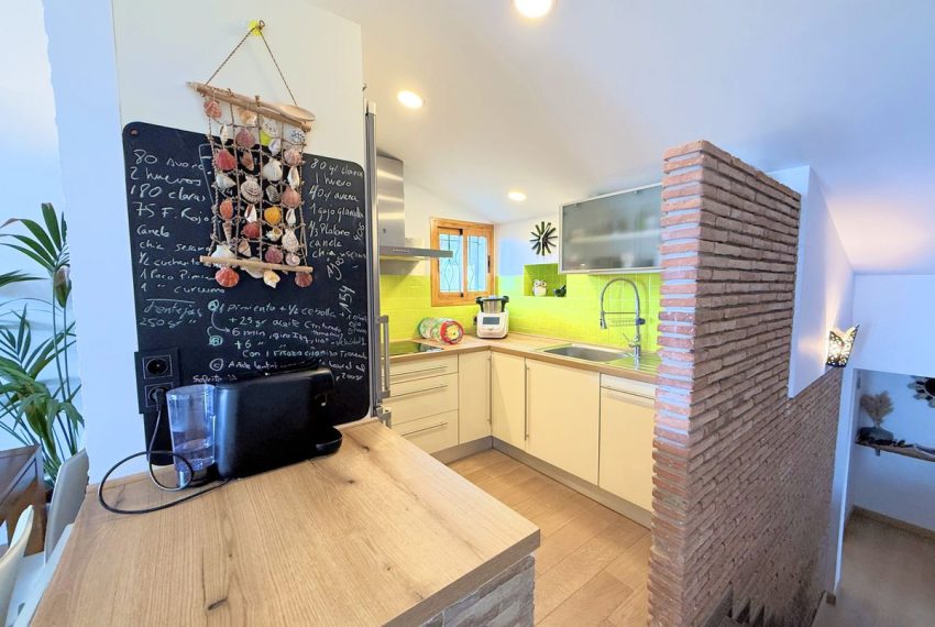 R4987918-Villa-For-Sale-Estepona-Semi-Detached-3-Beds-123-Built-4