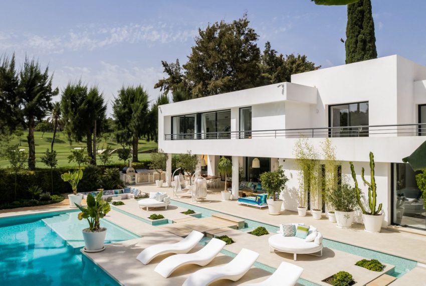 R4988836-Villa-For-Sale-Nueva-Andalucia-Detached-5-Beds-550-Built-1