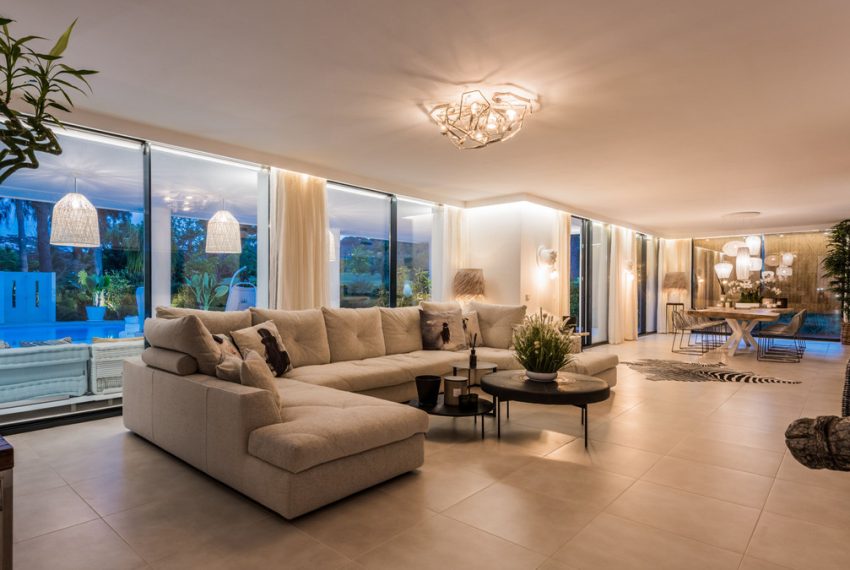 R4988836-Villa-For-Sale-Nueva-Andalucia-Detached-5-Beds-550-Built-10
