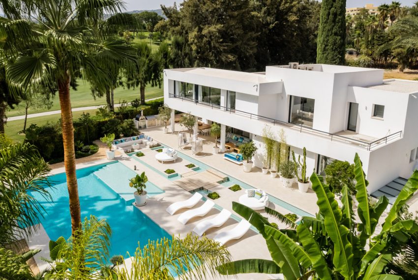 R4988836-Villa-For-Sale-Nueva-Andalucia-Detached-5-Beds-550-Built