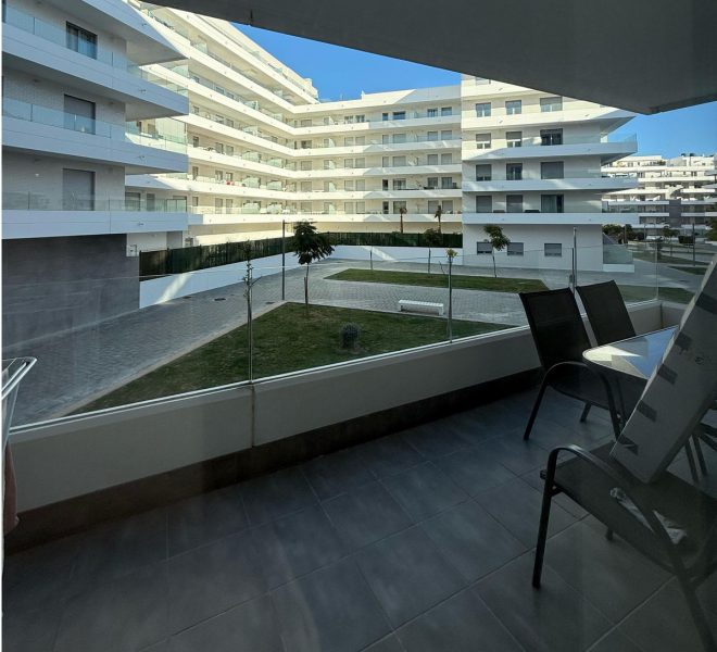 R4990360-Image 1-Middle Floor - 2 Beds - 87 Built