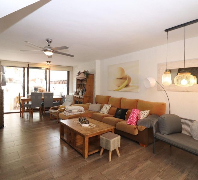R4990528-Image 1-Terraced - 3 Beds - 132 Built