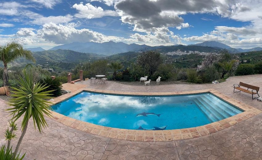 R4991626-Villa-For-Sale-Guaro-Finca-4-Beds-150-Built-3