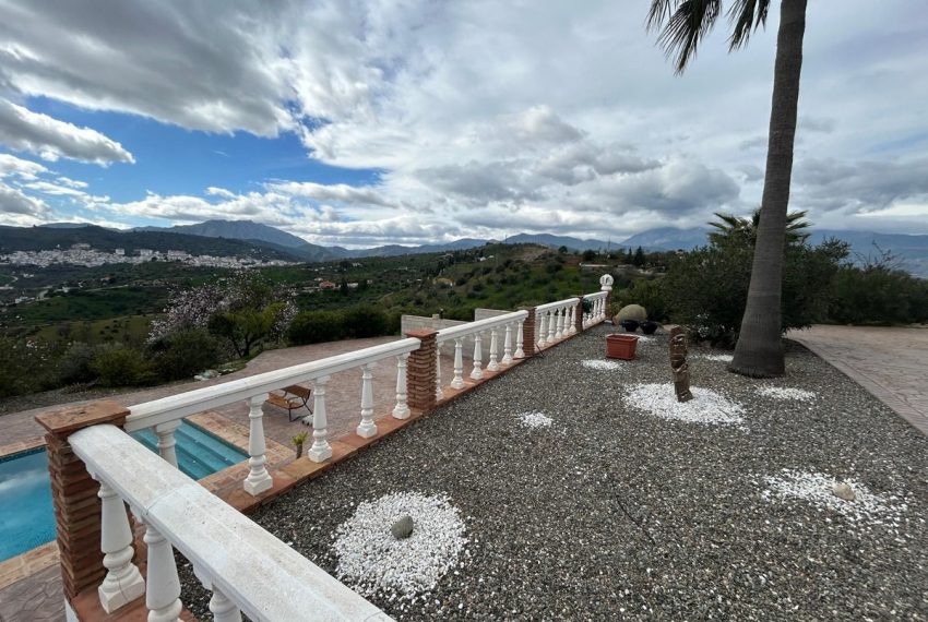 R4991626-Villa-For-Sale-Guaro-Finca-4-Beds-150-Built-5