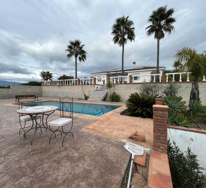 R4991626-Image 1-Finca - 4 Beds - 150 Built