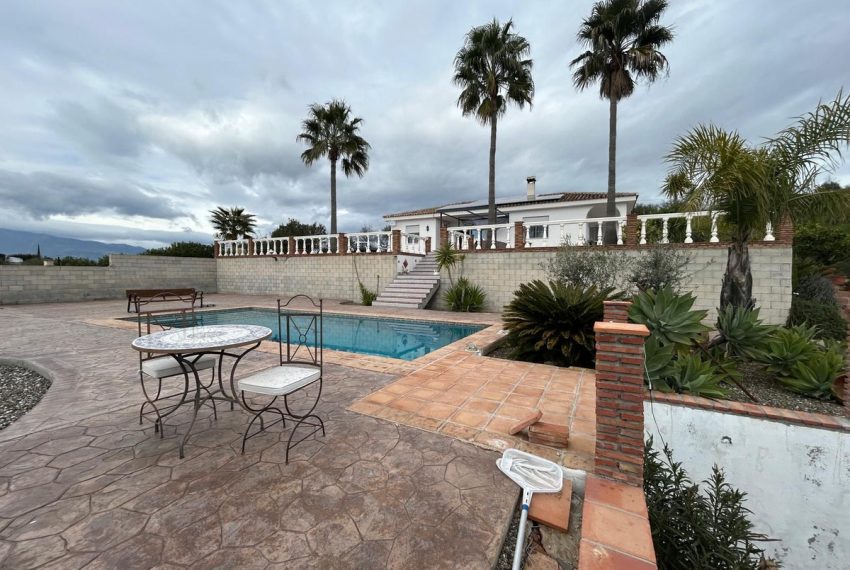 R4991626-Villa-For-Sale-Guaro-Finca-4-Beds-150-Built