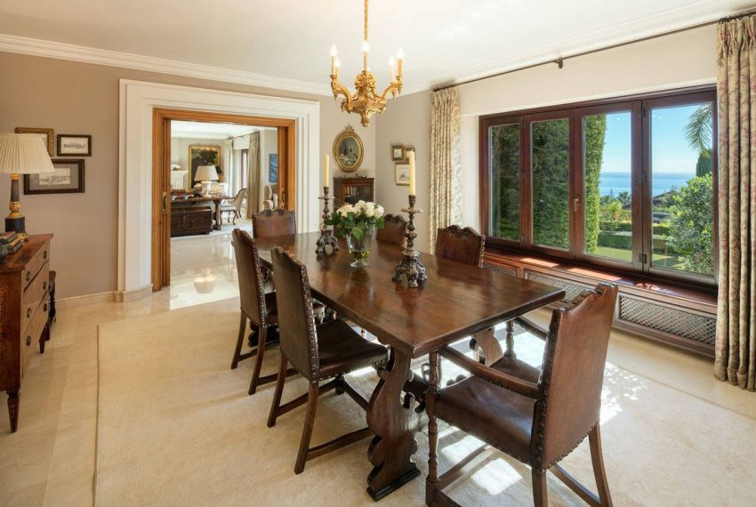 R4991797-Villa-For-Sale-Marbella-Detached-5-Beds-760-Built-4