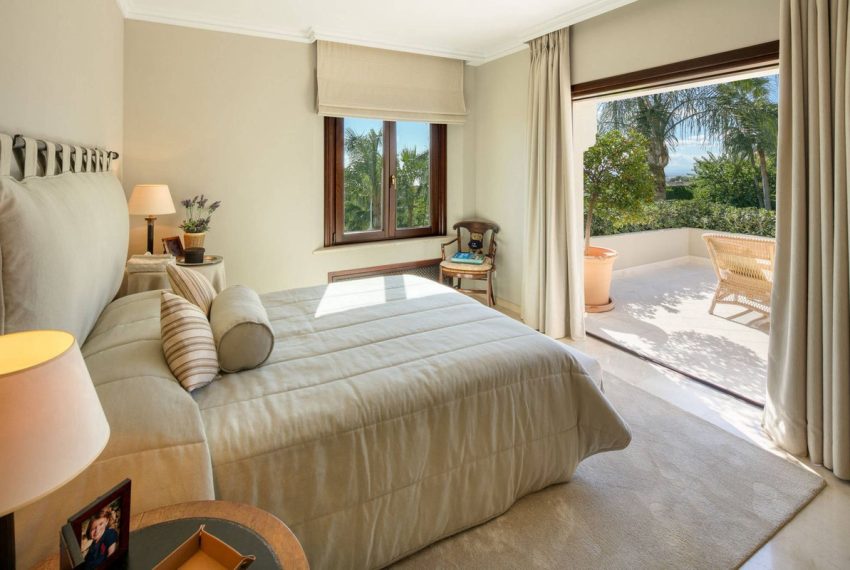 R4991797-Villa-For-Sale-Marbella-Detached-5-Beds-760-Built-5