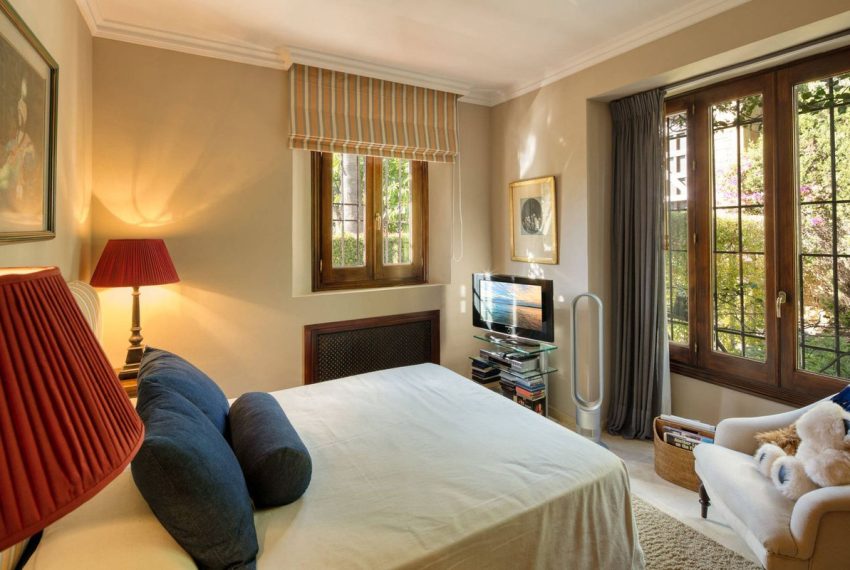 R4991797-Villa-For-Sale-Marbella-Detached-5-Beds-760-Built-9