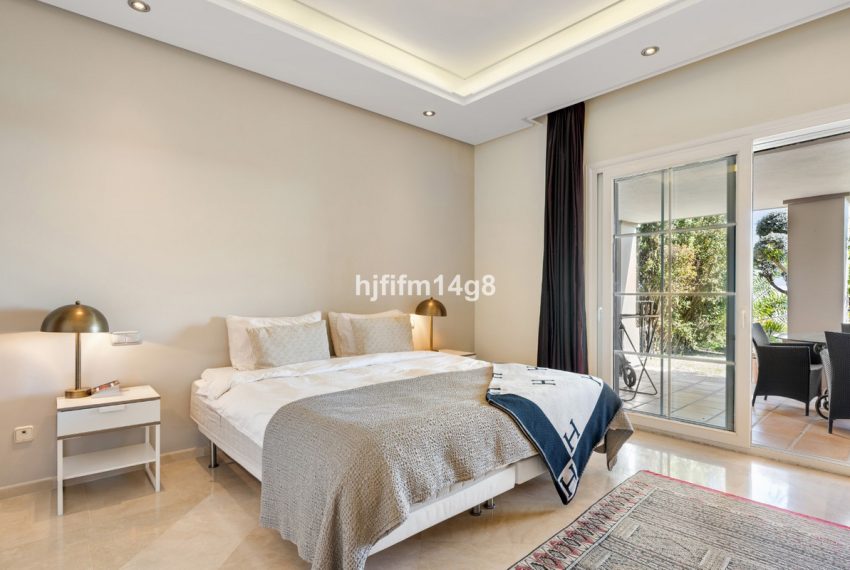 R4991944-Villa-For-Sale-Nueva-Andalucia-Semi-Detached-4-Beds-250-Built-12