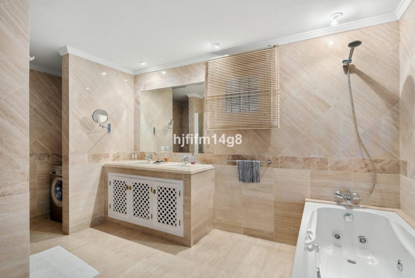R4991944-Villa-For-Sale-Nueva-Andalucia-Semi-Detached-4-Beds-250-Built-17