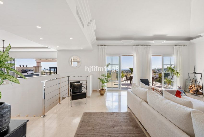 R4991944-Villa-For-Sale-Nueva-Andalucia-Semi-Detached-4-Beds-250-Built-7